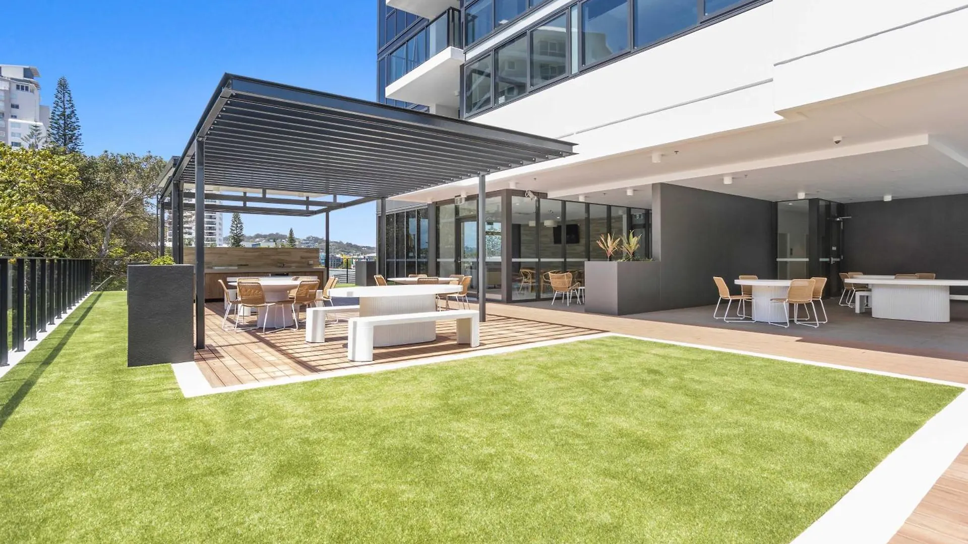 Ocean Views - Sandbar Burleigh Heads Gold Coast Apartment