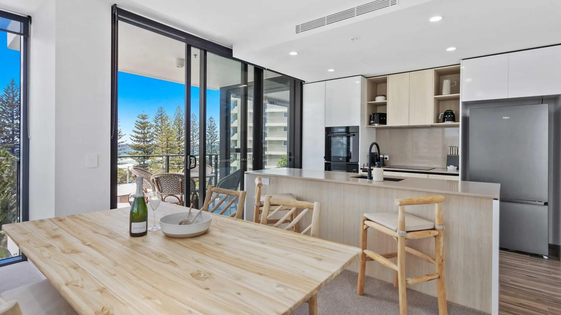 Apartment Ocean Views - Sandbar Burleigh Heads Gold Coast